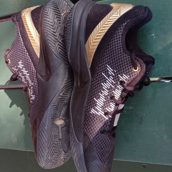 NIKE KYRIE FLYTRAP 2 BLACK SNEAKERS - Picture 2 of 9